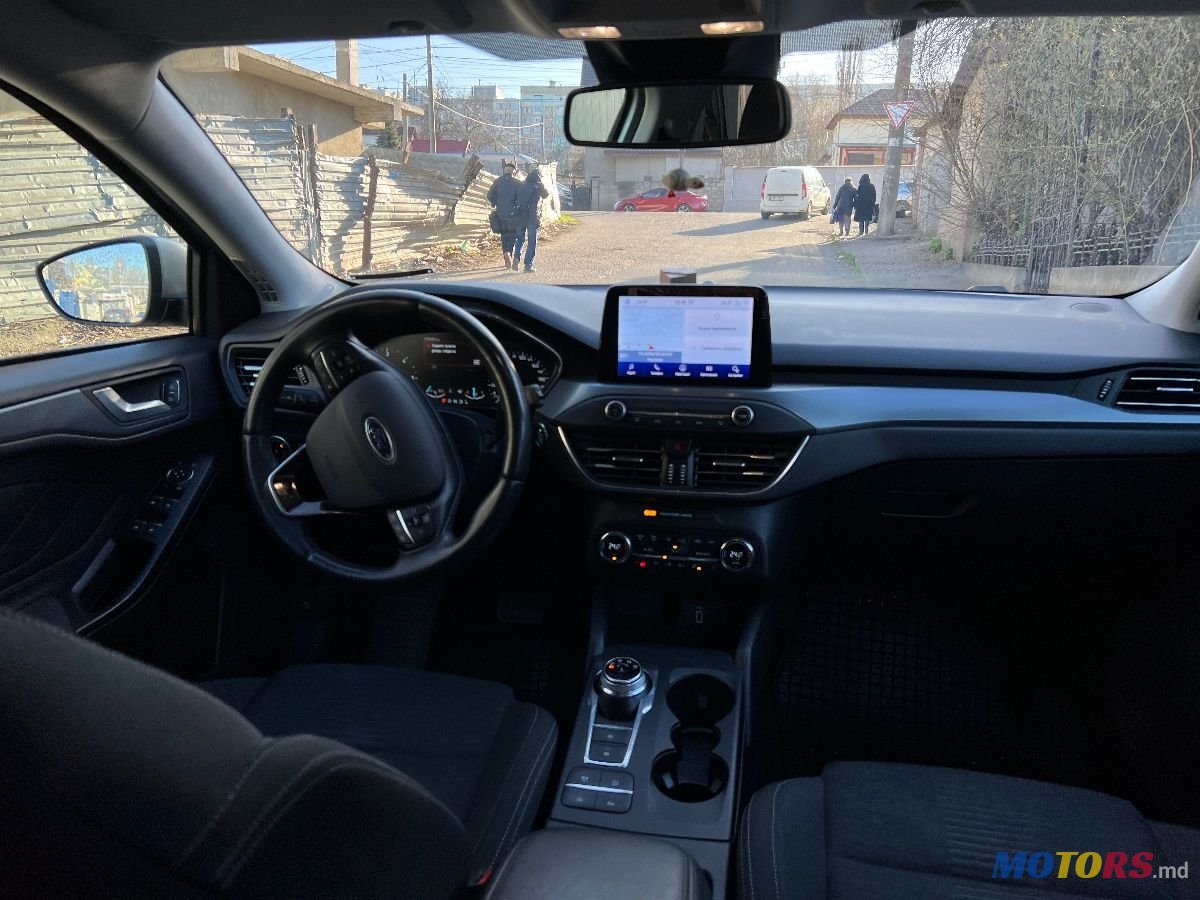 2020' Ford Focus photo #3