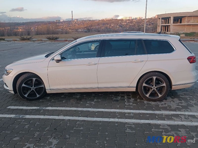 2017' Volkswagen Passat photo #6
