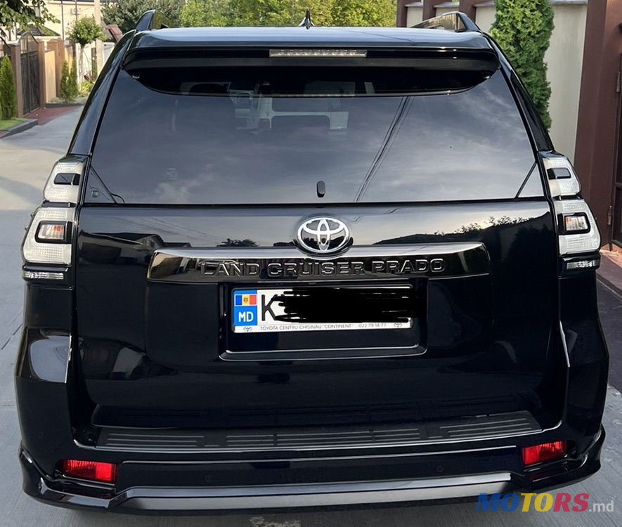 2021' Toyota Land Cruiser Prado photo #5
