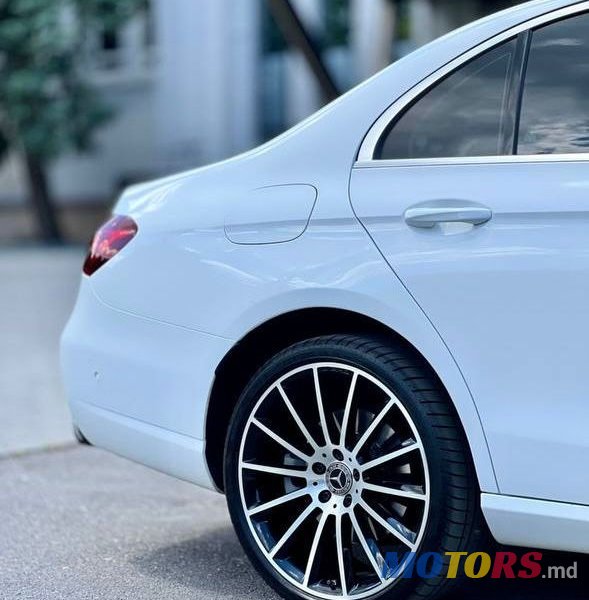 2021' Mercedes-Benz E-Class photo #2