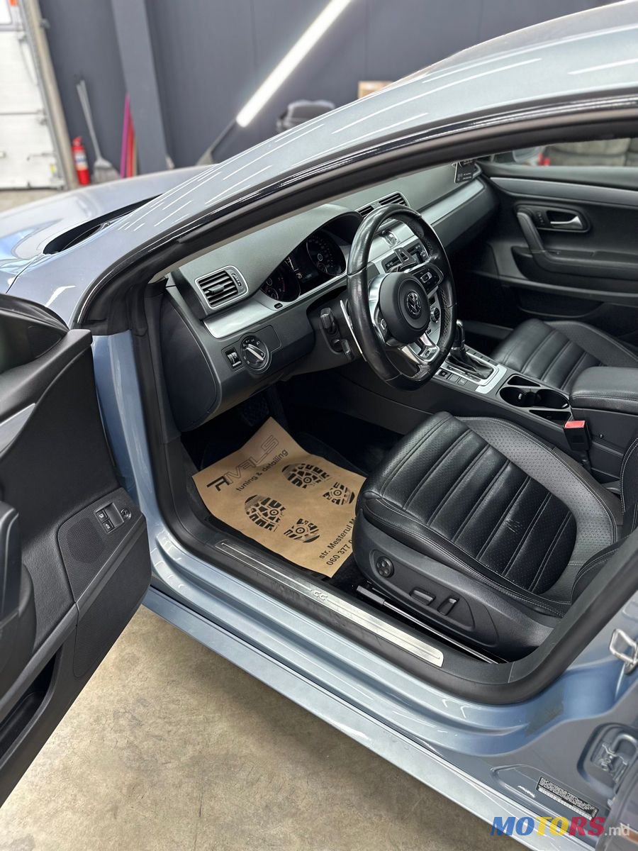 2013' Volkswagen Passat photo #4