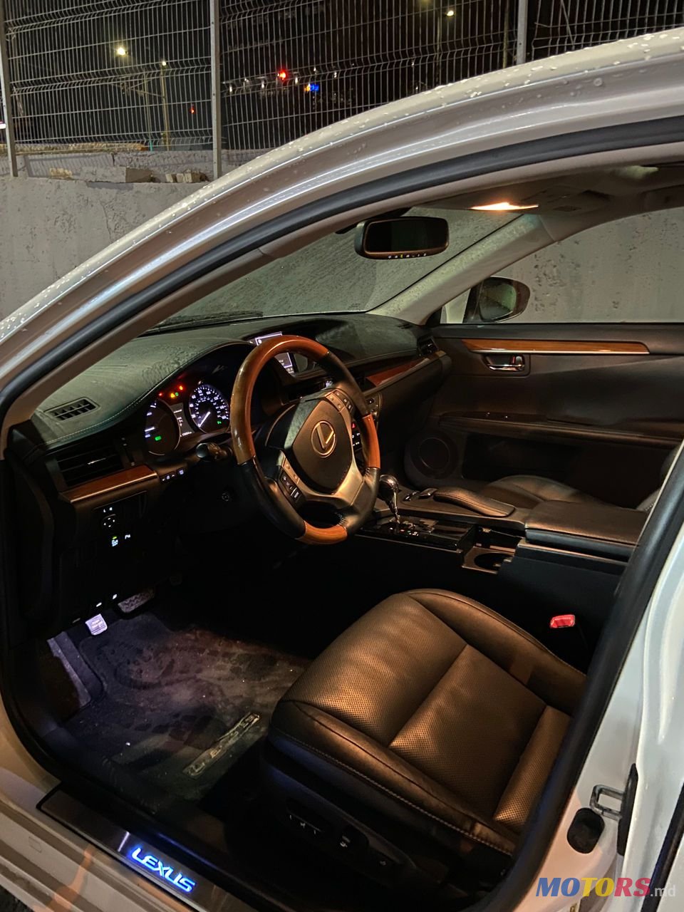 2014' Lexus Es Series photo #6