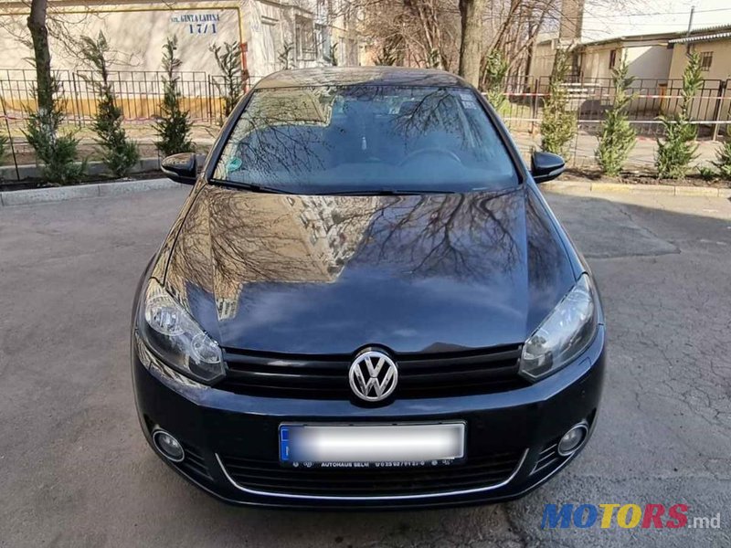 2011' Volkswagen Golf photo #2