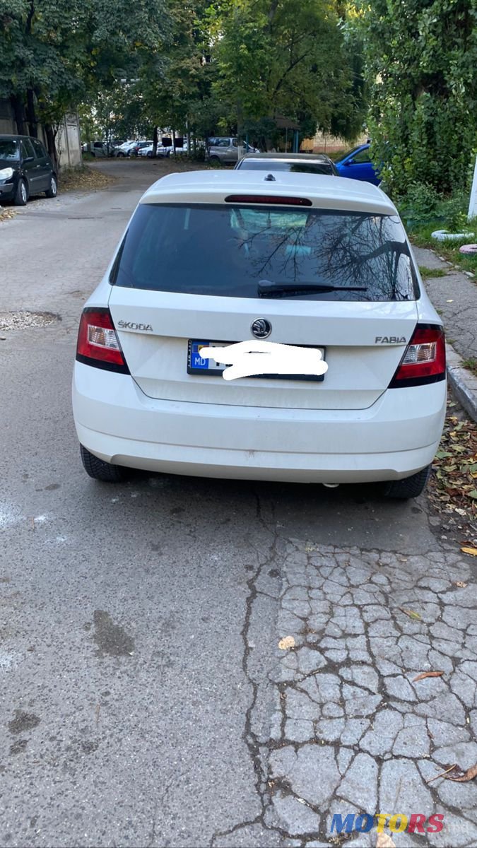 2015' Skoda Fabia photo #2