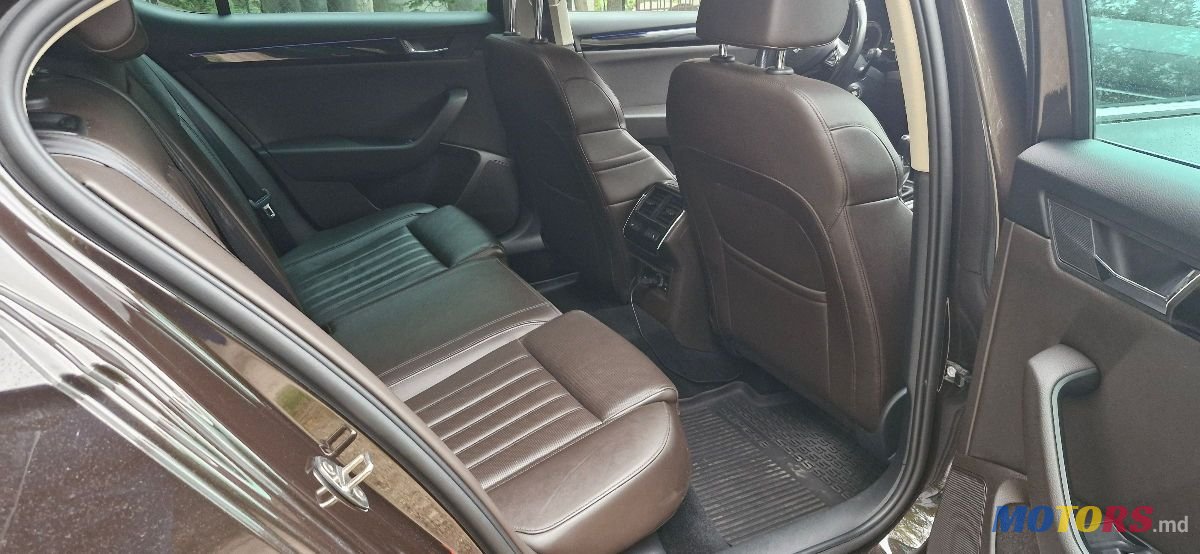 2016' Skoda Superb photo #6