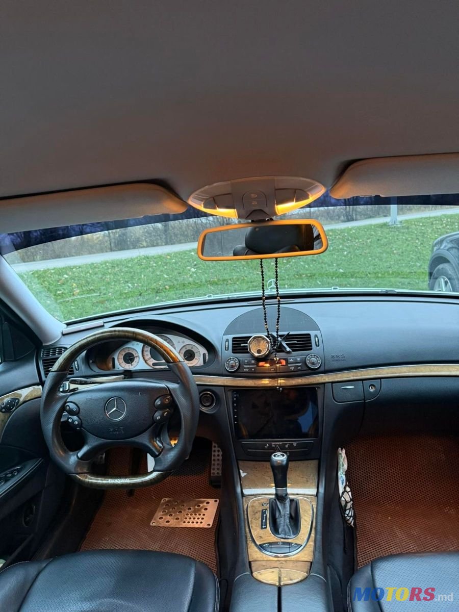 2007' Mercedes-Benz E-Class photo #2