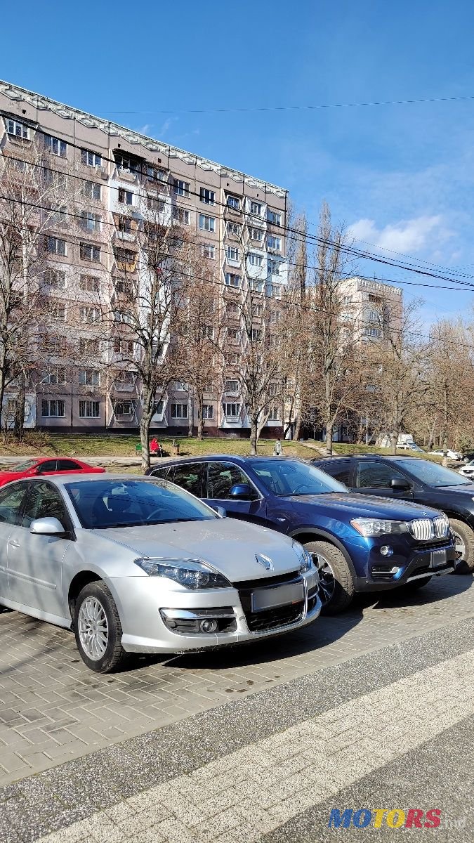 2011' Renault Laguna photo #3
