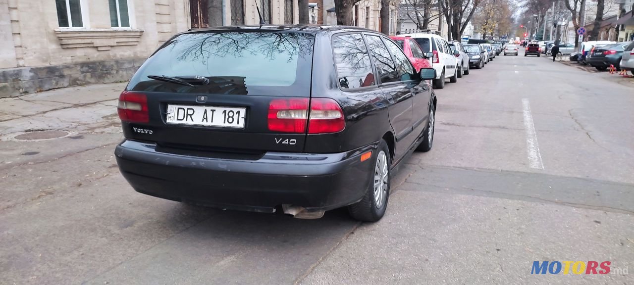 2001' Volvo V40 photo #3