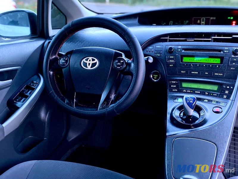 2011' Toyota Prius photo #6