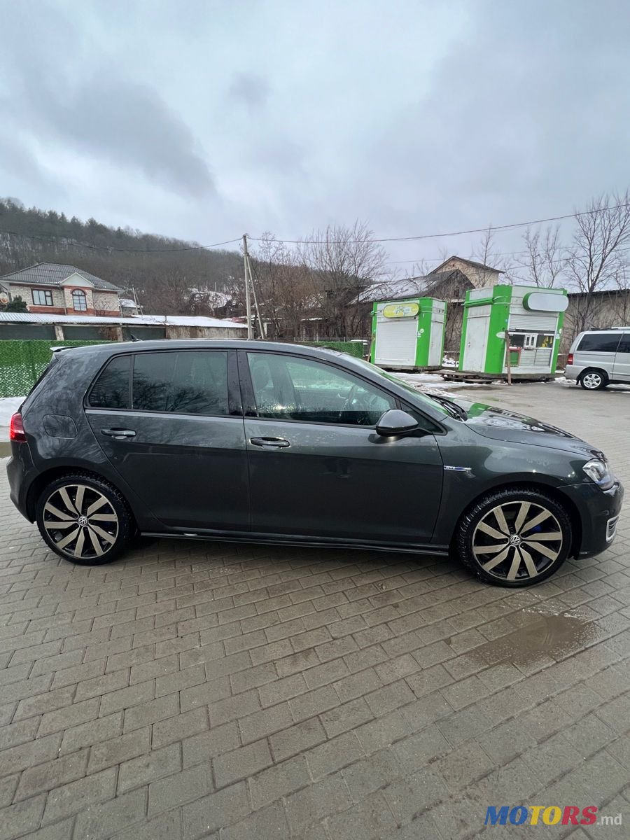 2015' Volkswagen Golf photo #3