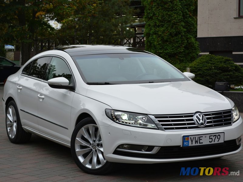 2013' Volkswagen Passat photo #5