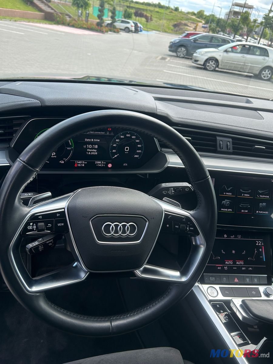 2019' Audi e-tron photo #4