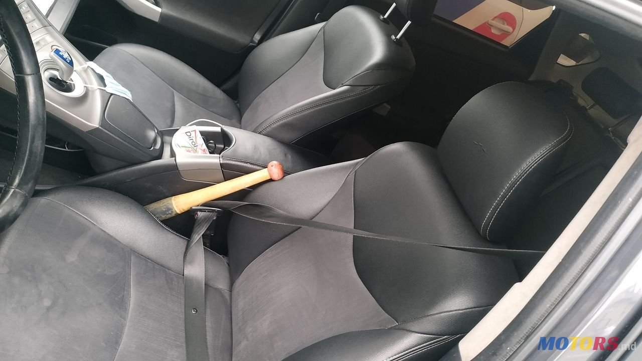 2013' Toyota Prius photo #4