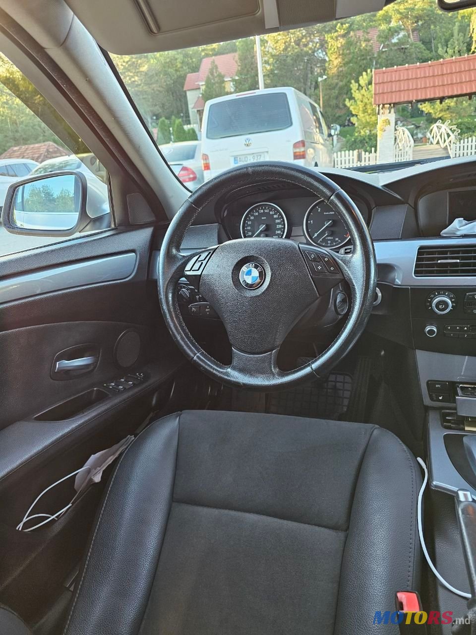 2009' BMW 5 Series photo #2