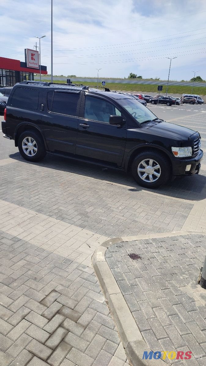 2004' Infiniti QX56 photo #4