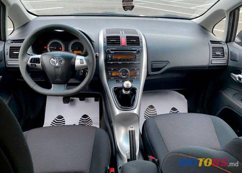 2010' Toyota Auris photo #4