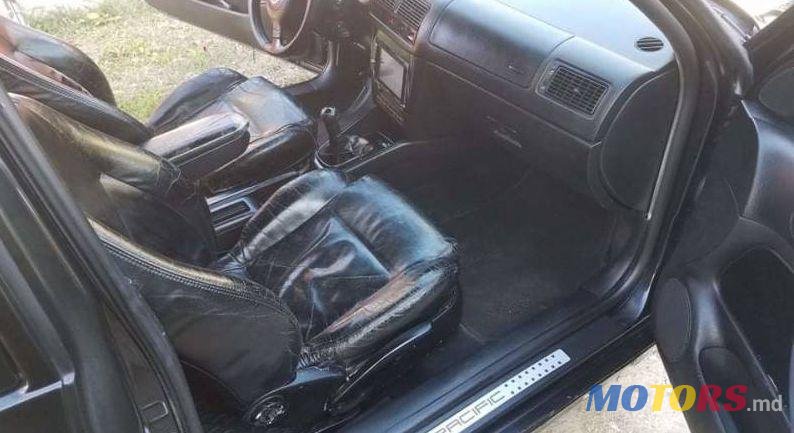 1999' Volkswagen Golf photo #2