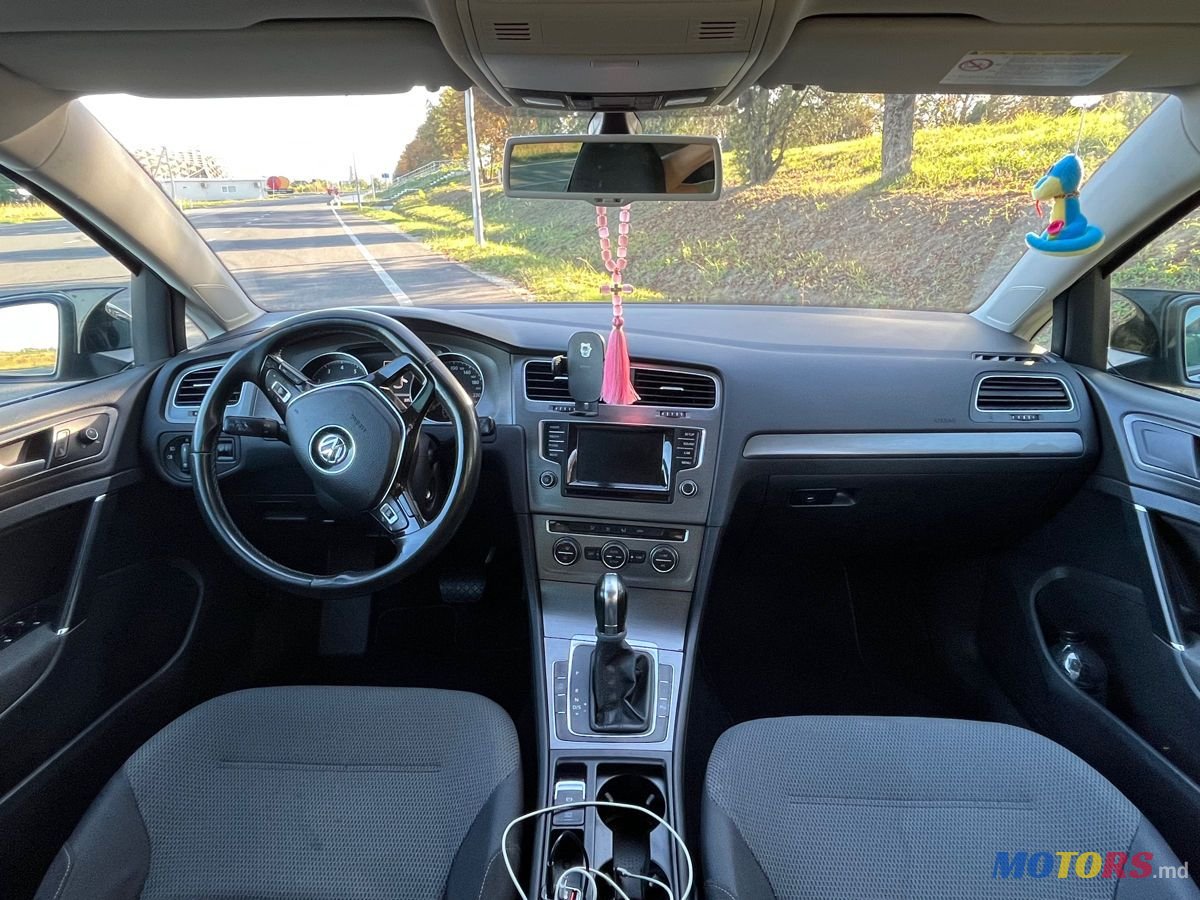 2013' Volkswagen Golf photo #6