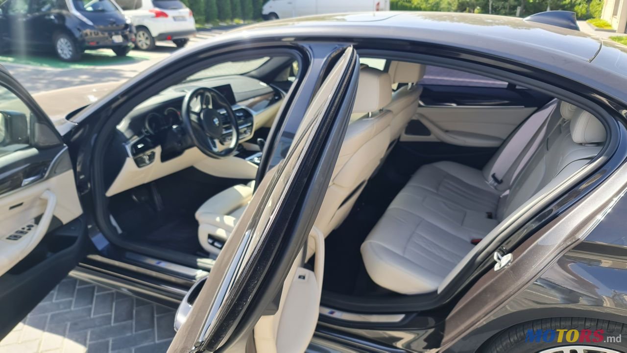2017' BMW 5 Series photo #4