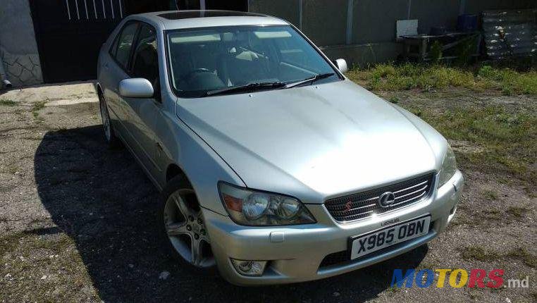 2001' Lexus IS photo #1