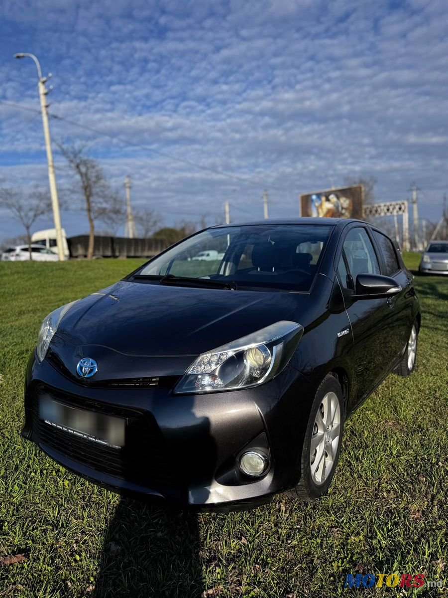 2013' Toyota Yaris photo #1