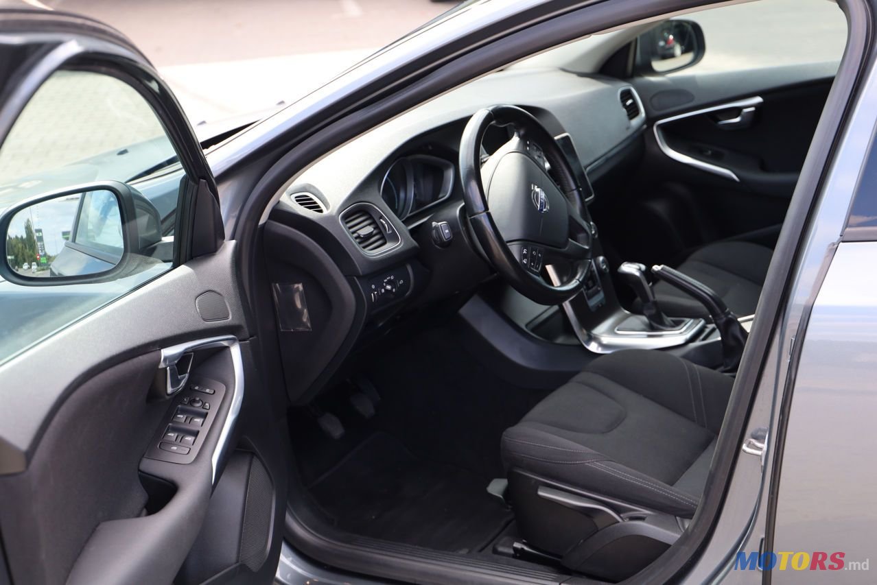 2014' Volvo V40 photo #6