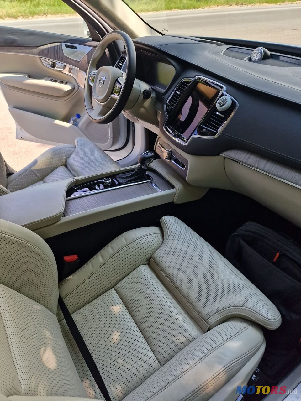 2020' Volvo XC90 photo #4