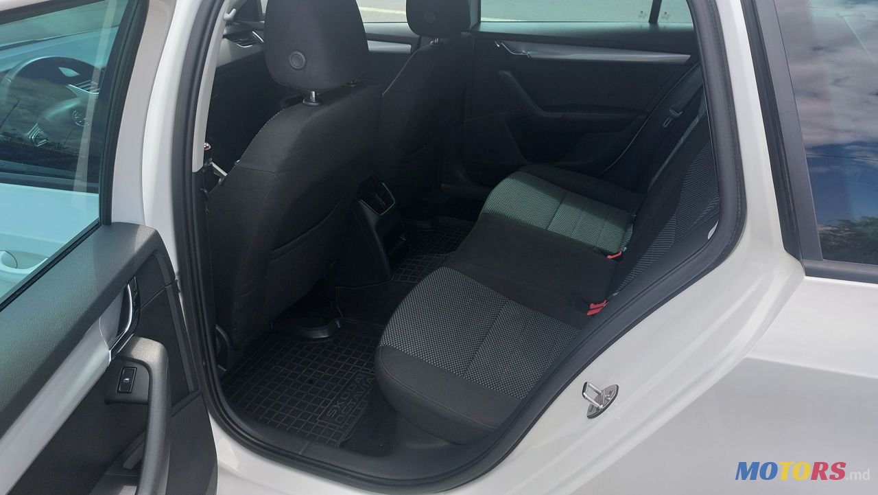 2013' Skoda Octavia photo #5