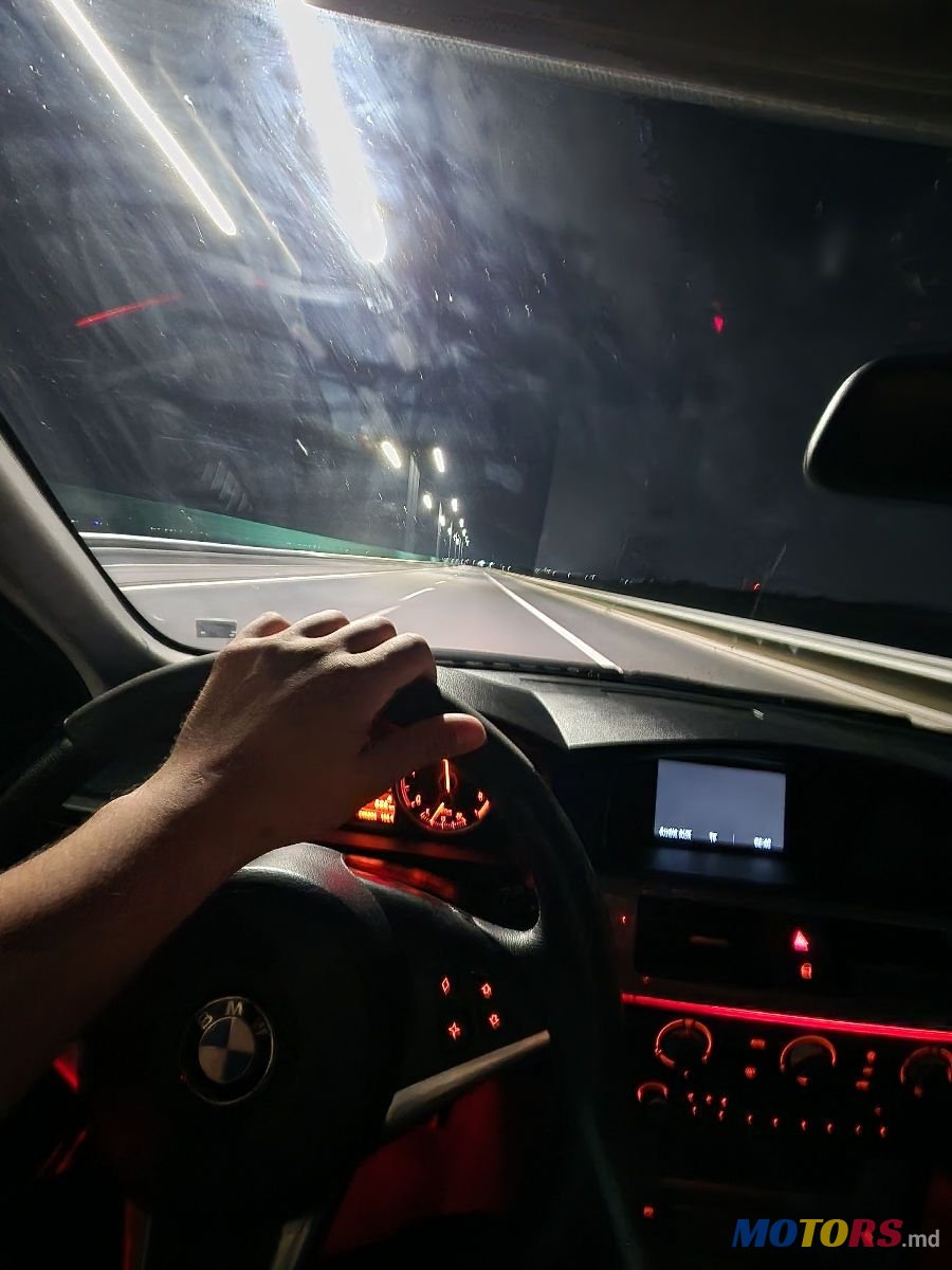 2009' BMW 5 Series Touring photo #3