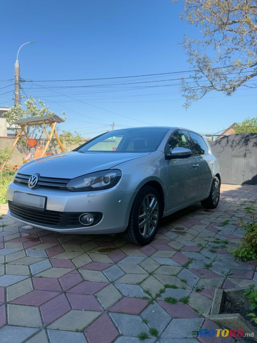 2011' Volkswagen Golf photo #4