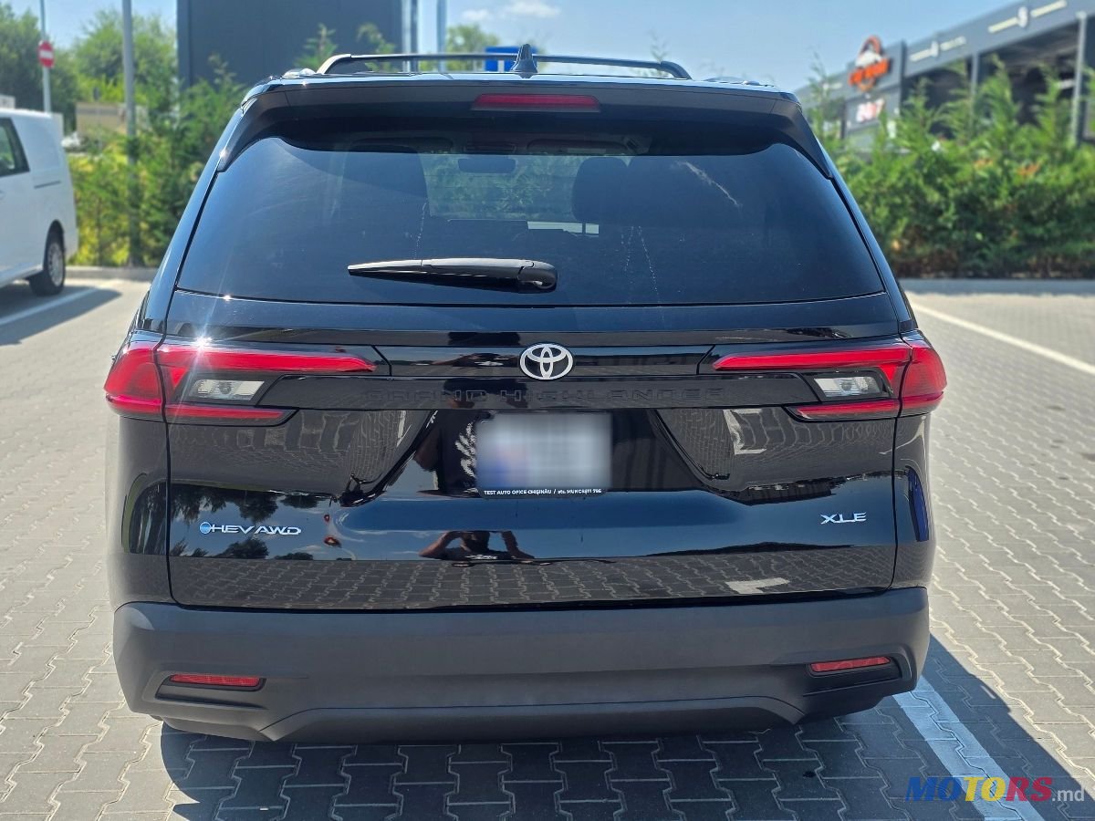 2023' Toyota Grand Highlander photo #4