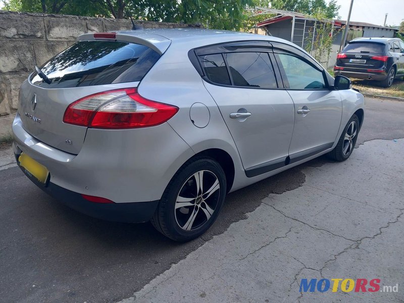 2012' Renault Megane photo #5