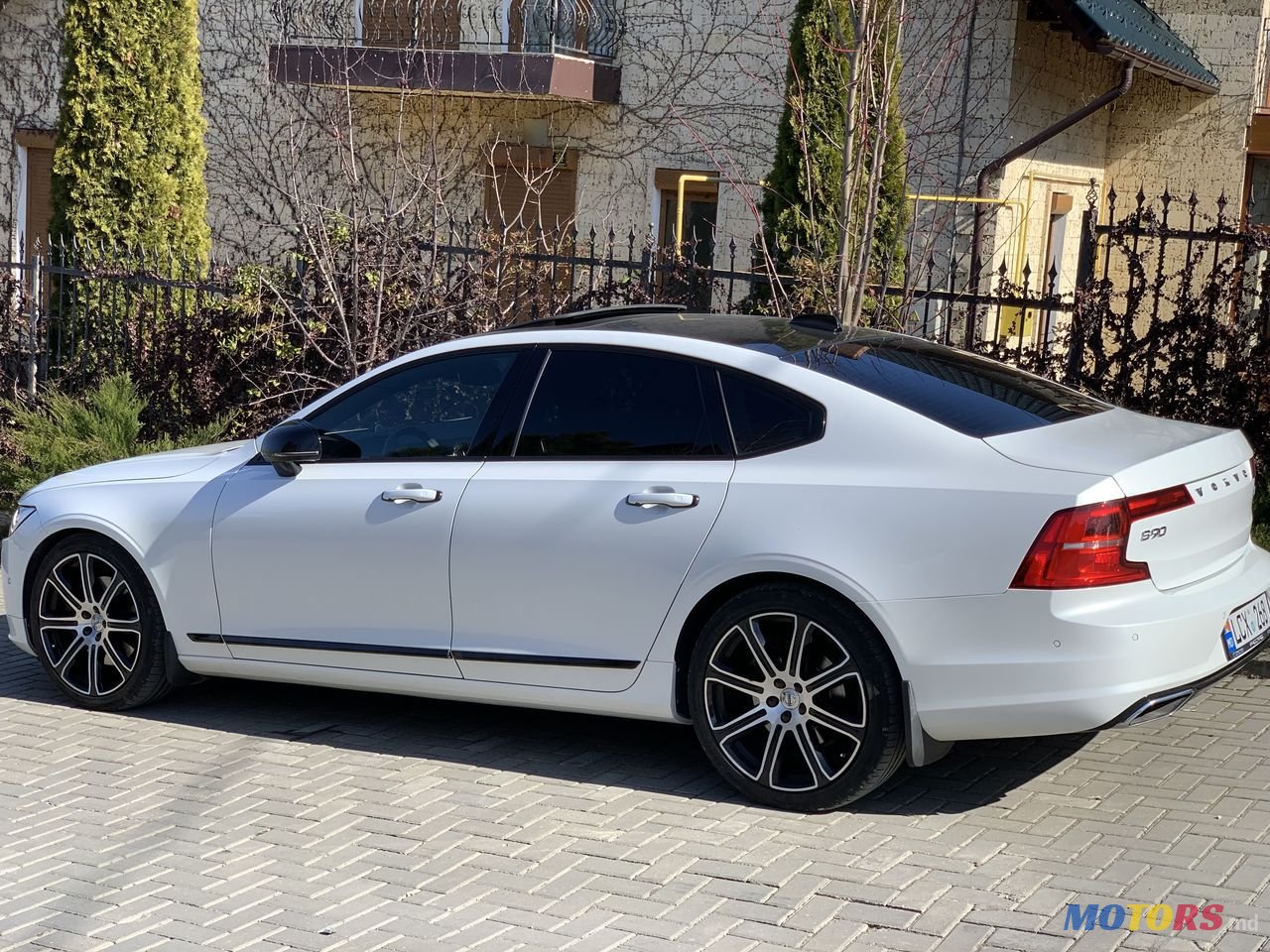 2016' Volvo S90 photo #2