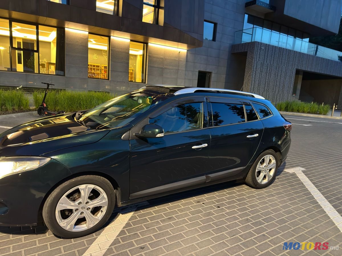 2010' Renault Megane photo #2