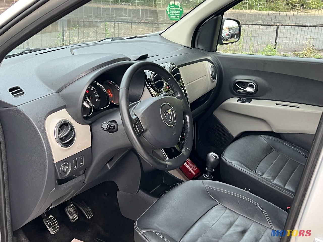 2013' Dacia Lodgy photo #5