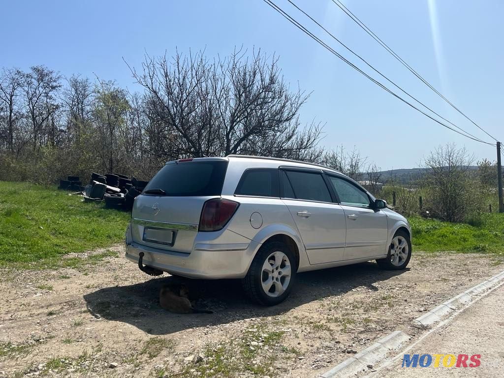 2005' Opel Astra photo #3