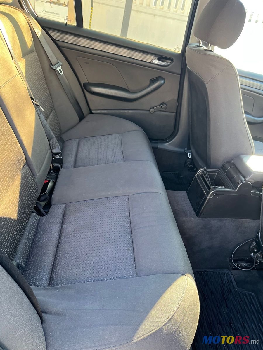 2004' BMW 3 Series photo #6