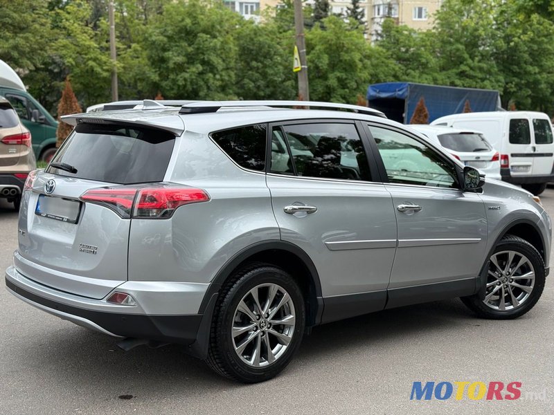 2017' Toyota RAV4 photo #6