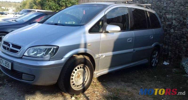 2004' Opel Zafira photo #1