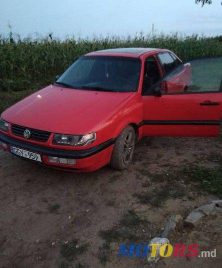1994' Volkswagen Passat photo #1