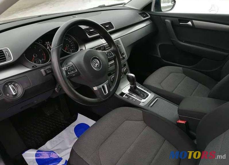 2012' Volkswagen Passat photo #2