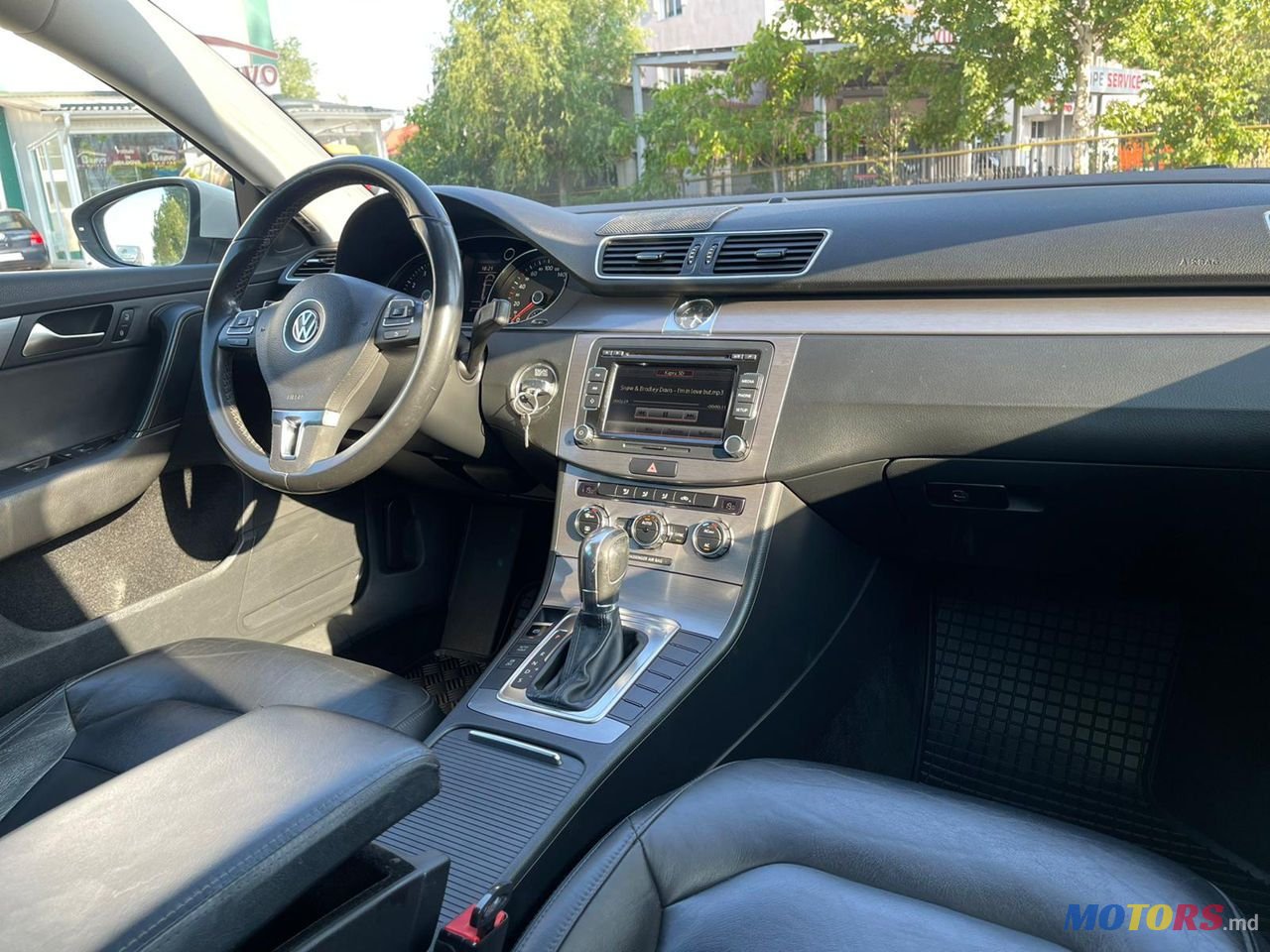 2012' Volkswagen Passat photo #5