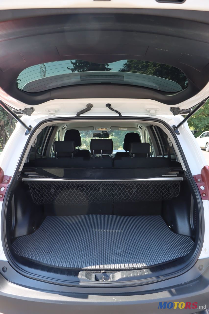 2014' Toyota RAV4 photo #5