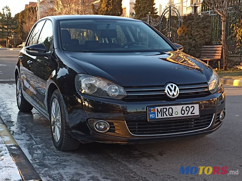 2011' Volkswagen Golf photo #1