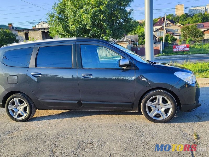 2015' Dacia Lodgy photo #3