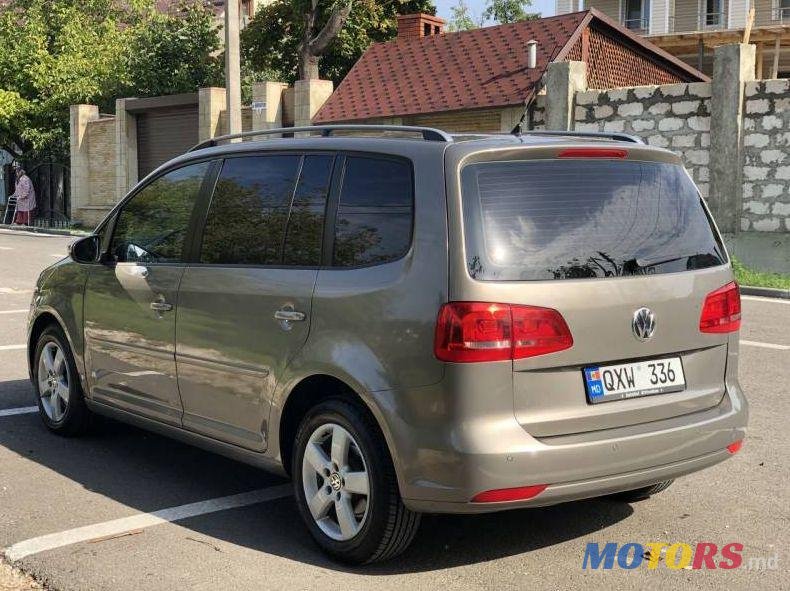 2012' Volkswagen Touran photo #1