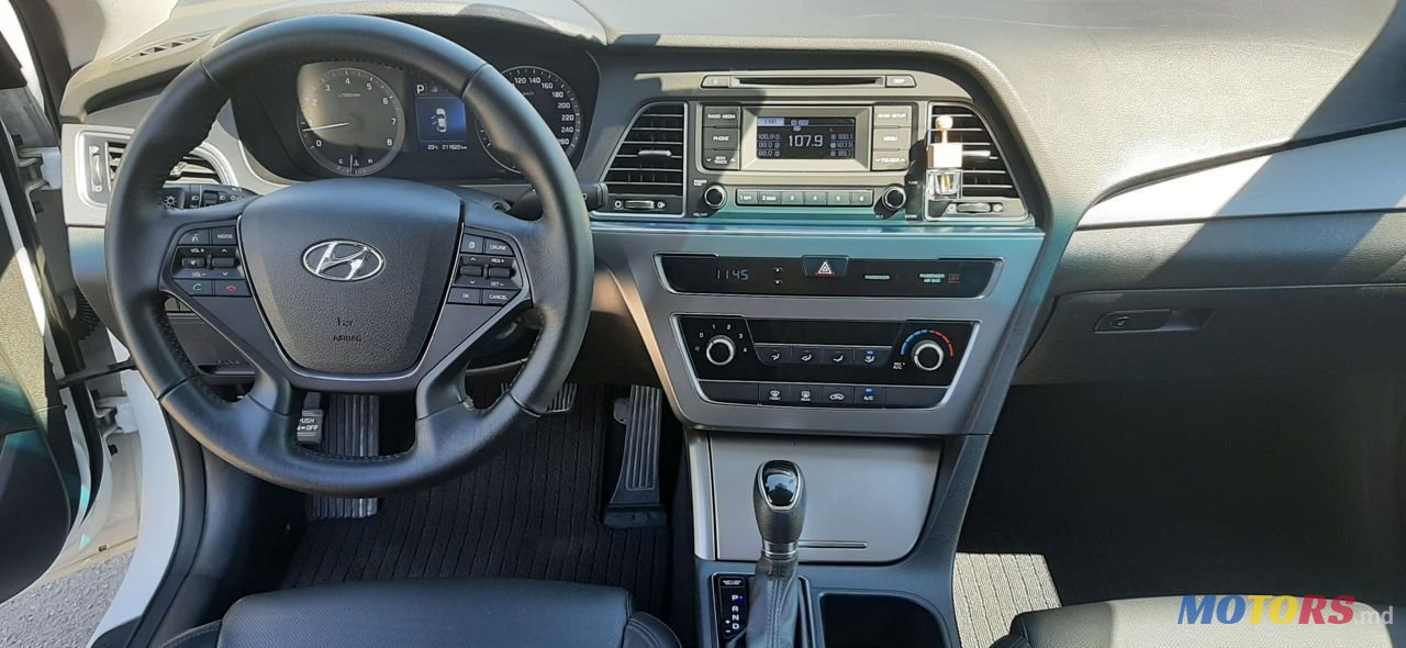 2016' Hyundai Sonata photo #6