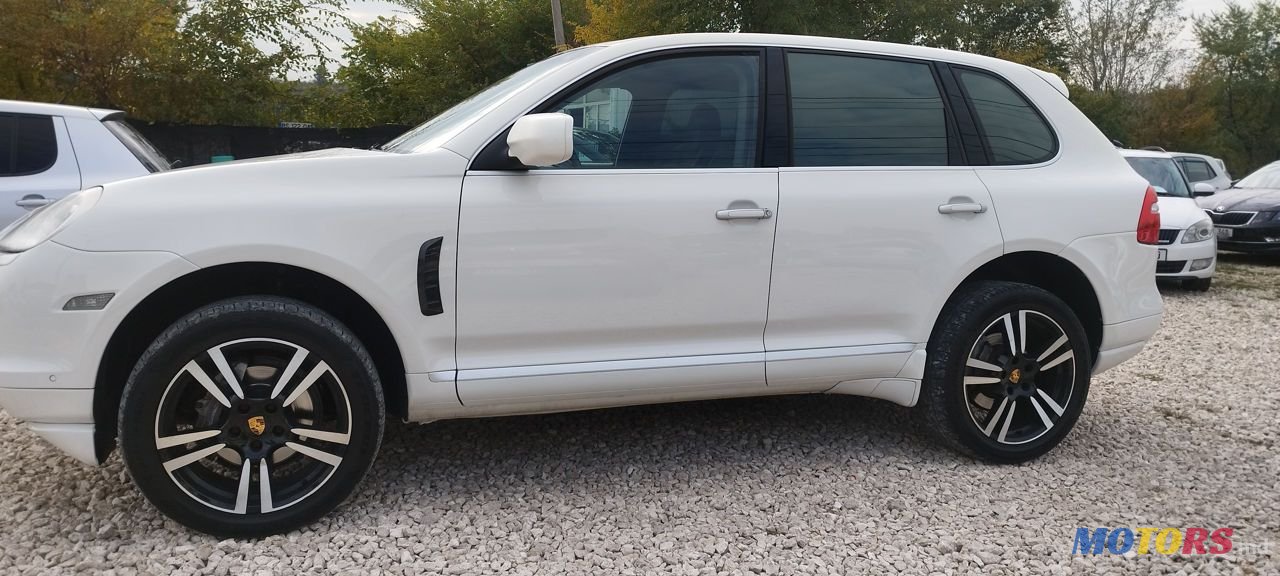 2010' Porsche Cayenne photo #6