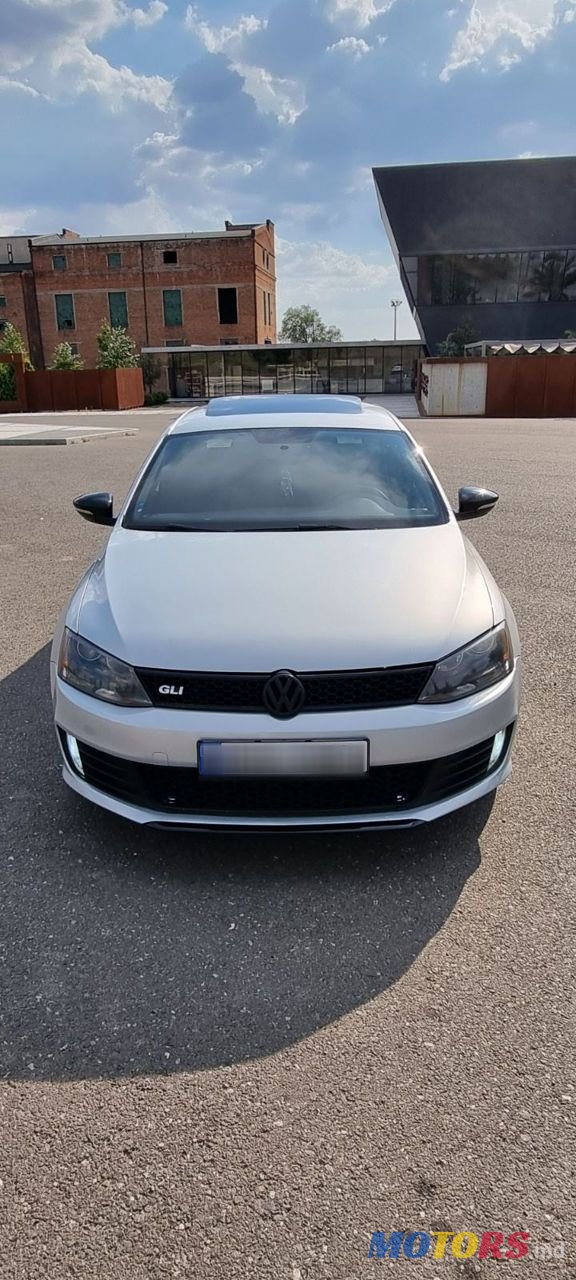 2012' Volkswagen Jetta photo #1