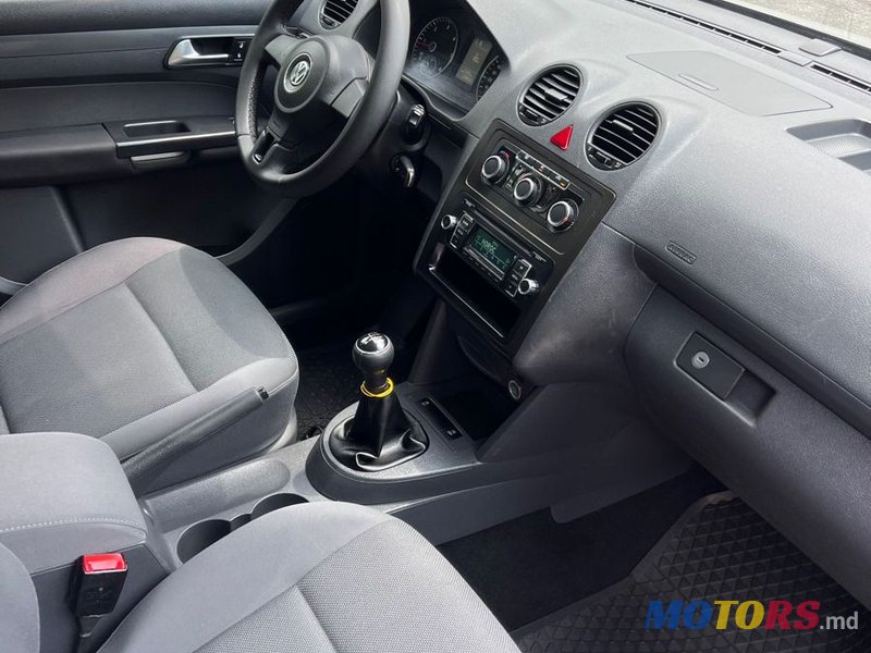 2011' Volkswagen Caddy photo #5